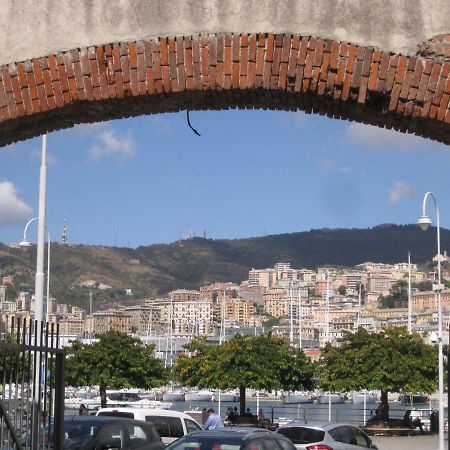 Una Porta Sul Porto Antico Genua Exterior foto